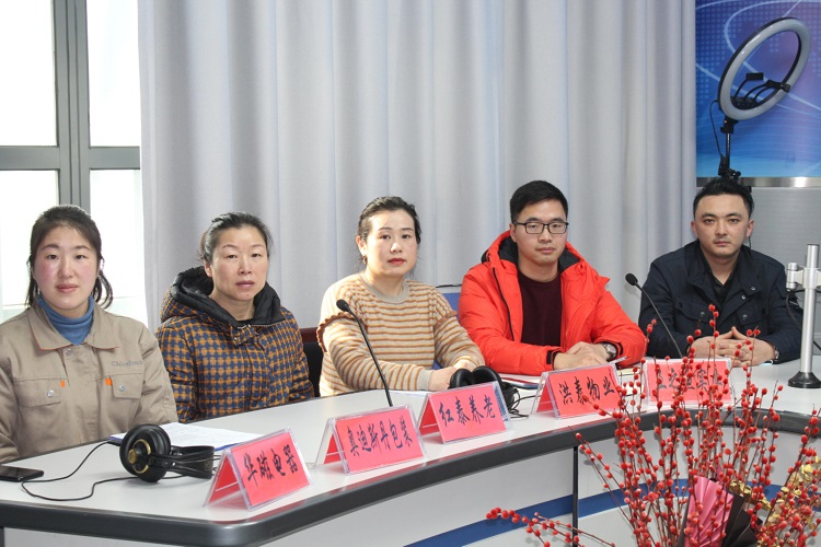 招聘会现场照片3.jpg