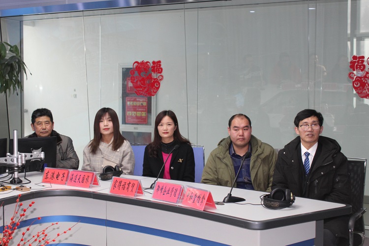 招聘会现场照片2.jpg