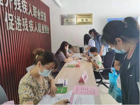 招聘会3.jpg